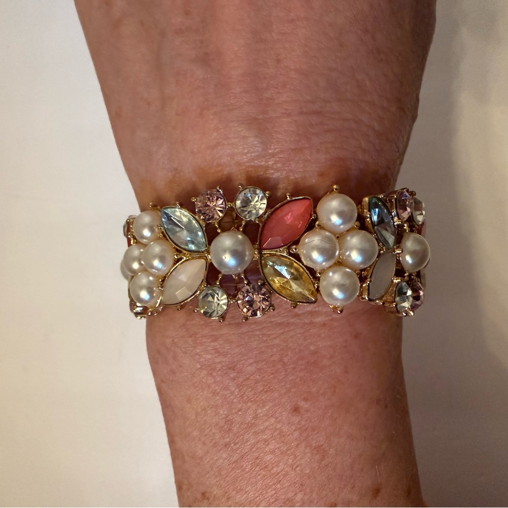 BRACELET MULTI COLOR RHINESTONE WHITE FAUX PEARL FLORAL STRETCH ONE SIZE OS